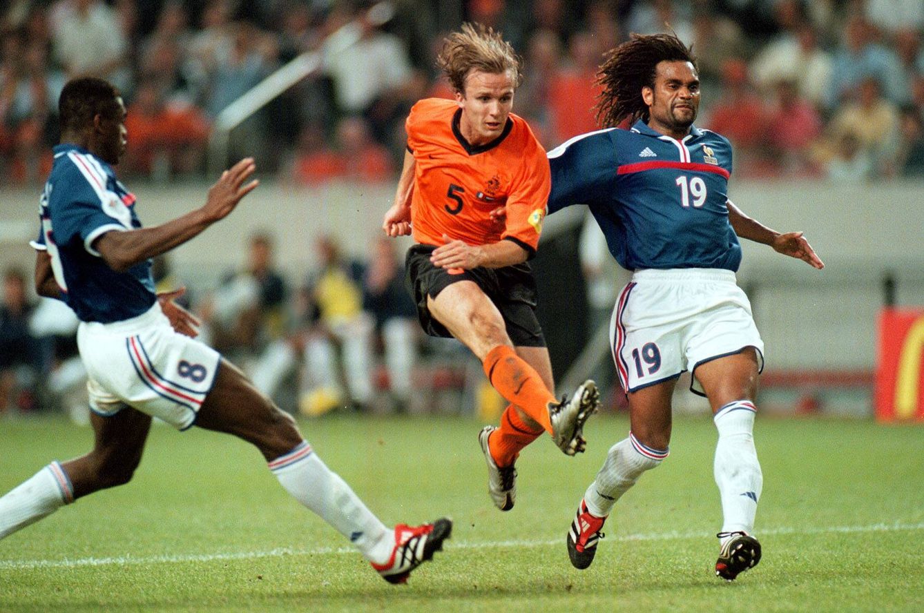 Christian Karambeu (d), con la selección francesa en la Eurocopa del año 2000. (Imago)
