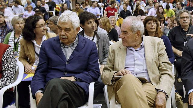 El expresidente de la Generalitat y exlíder del PSC, Pasqual Maragall, acompañado de su hermano Ernest en una foto de archivo. (EFE/Andreu Dalmau)