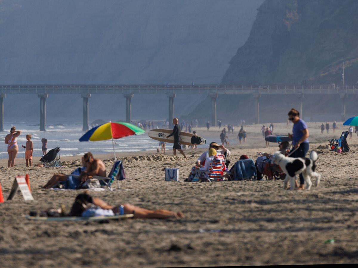 Foto: Una playa de California en archivo. (Reuters/Mike Blake)