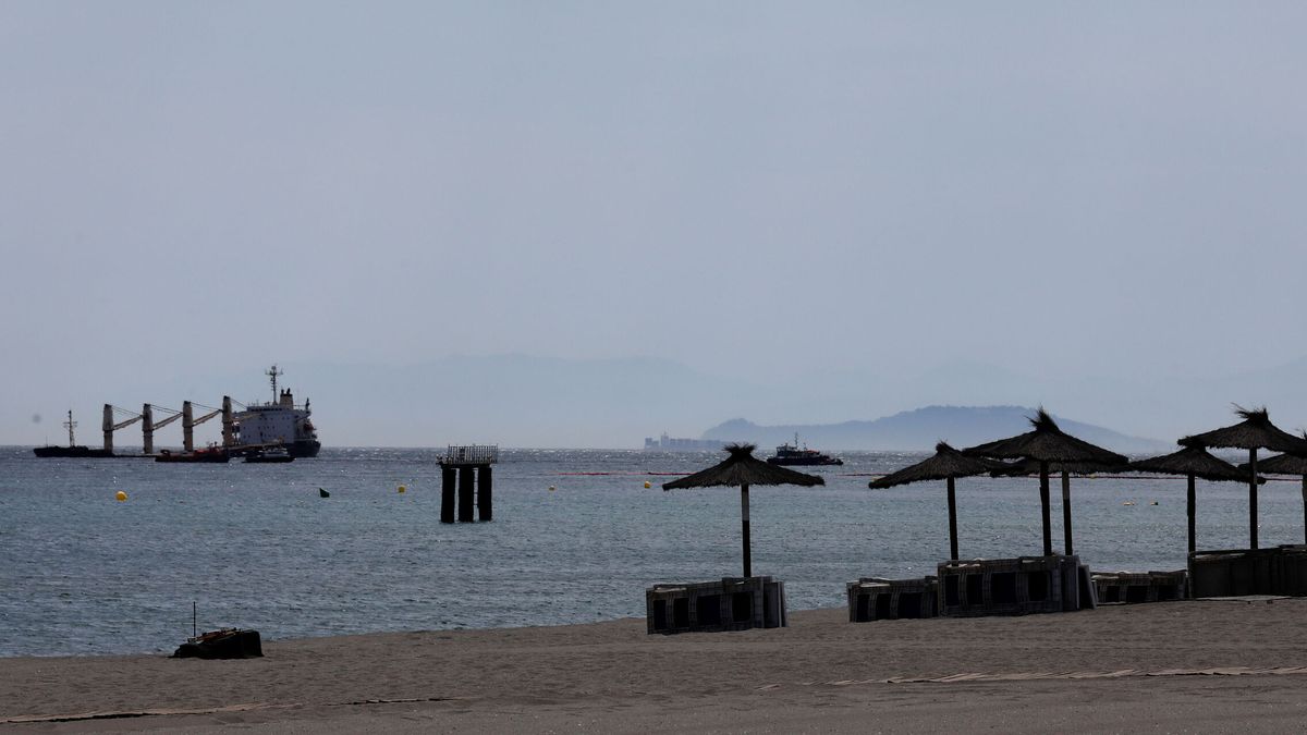 Gibraltar tacha de "violación grave" que agentes españoles entraran en su playa