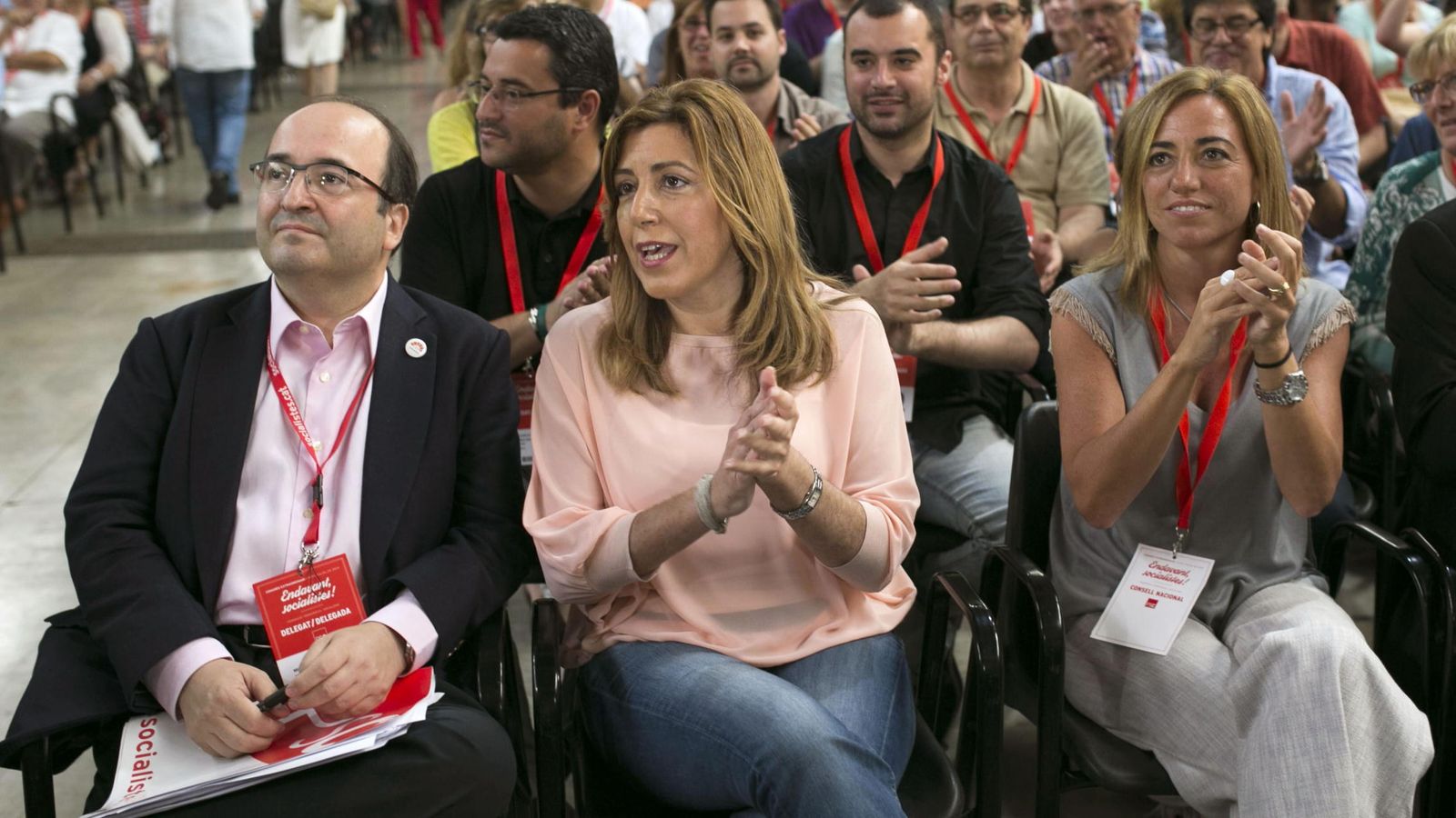 Foto: Miquel Iceta, Susana Díaz y Carme Chacón, el 19 de julio de 2014 en L'Hospitalet, en el congreso extraordinario del PSC. (EFE)