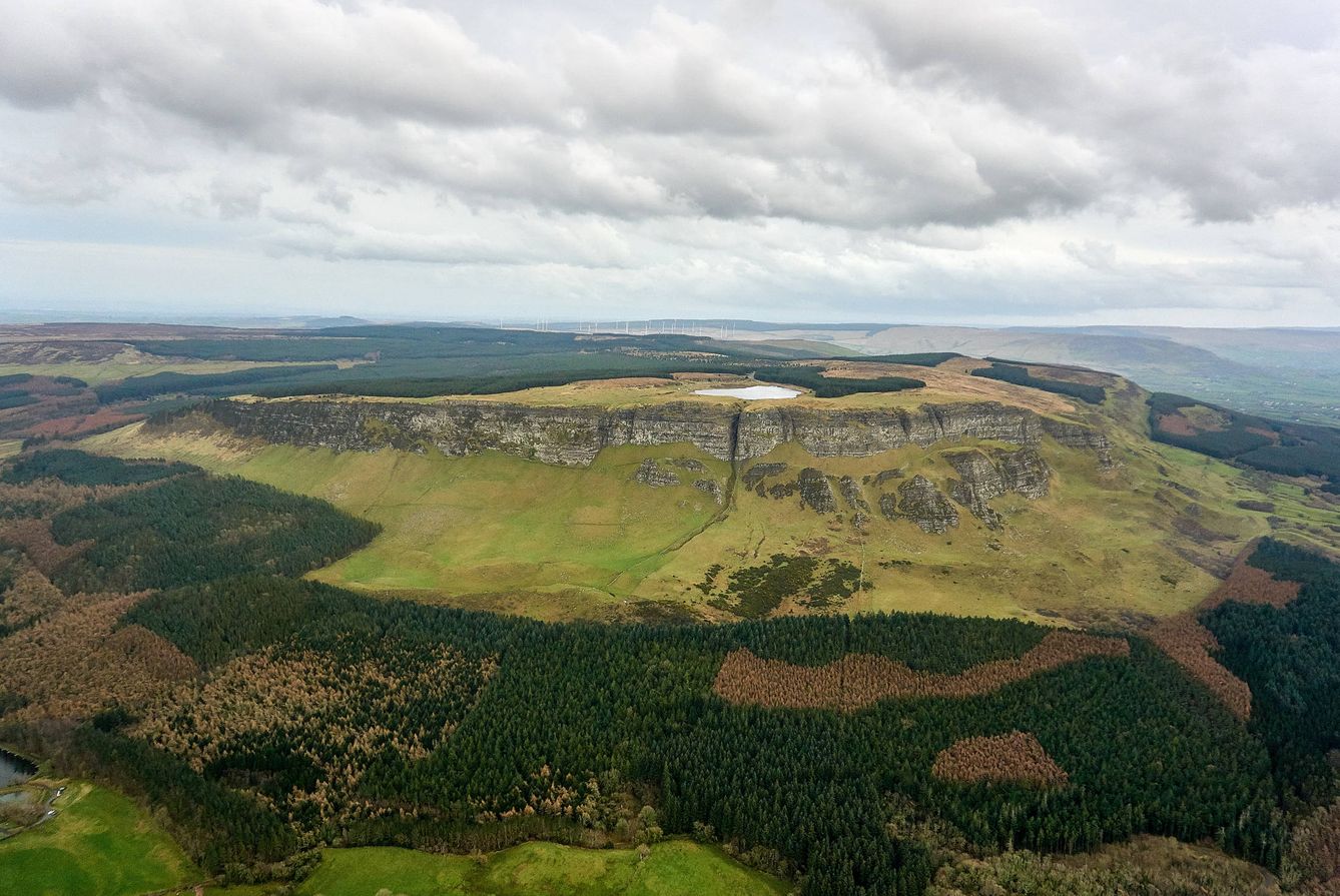 La montaña de Binevenagh en la que se rodaron algunas escenas de la serie. (A.F.L)