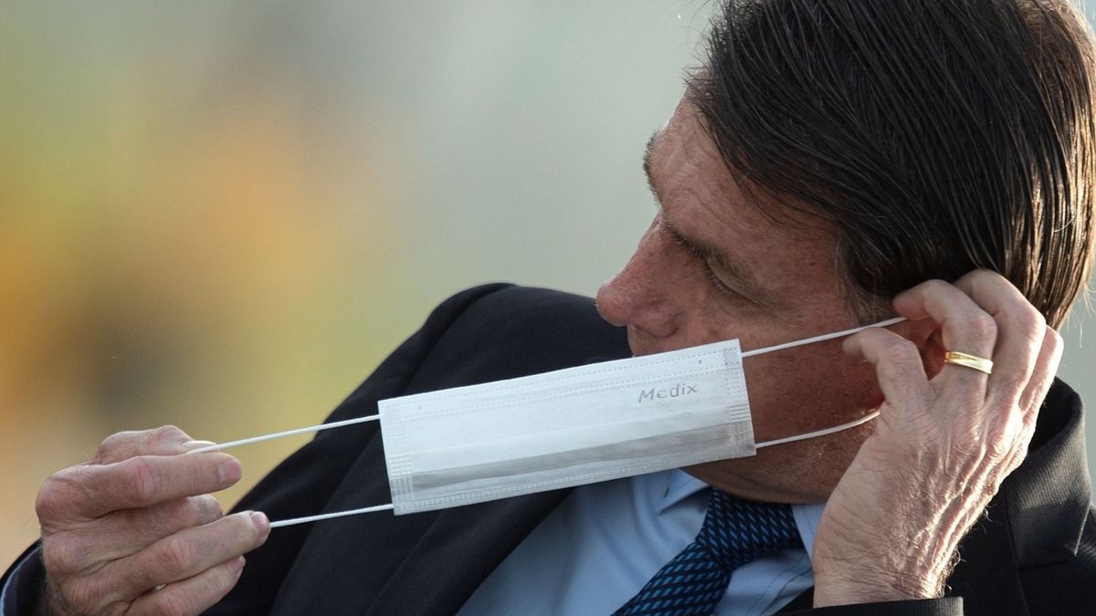 Bolsonaro vuelve a dar positivo por covid-19 y dice seguir tomando hidroxicloroquina