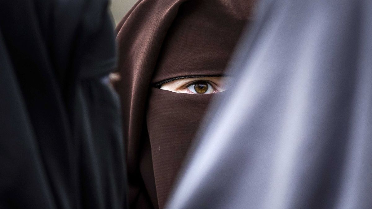 Feminismos invisibles: amor, burkas, poligamia y Alá