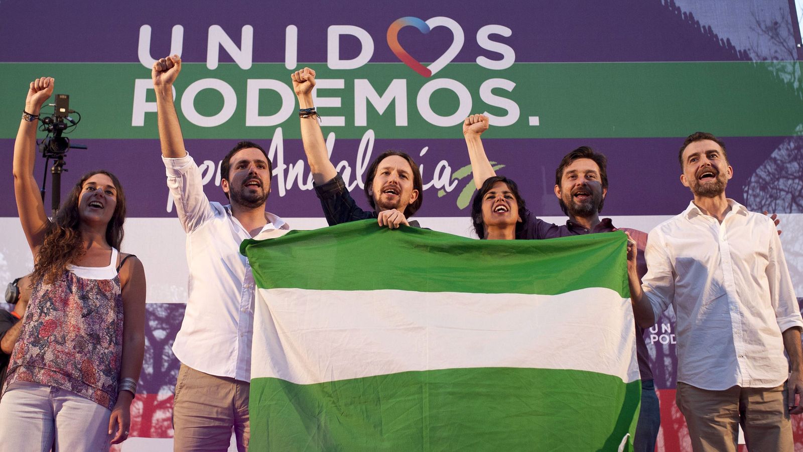 Foto: Los candidatos de Unidos Podemos en las pasadas elecciones del 26-J, durante un acto de la formación en Jerez de la Frontera. (EFE)