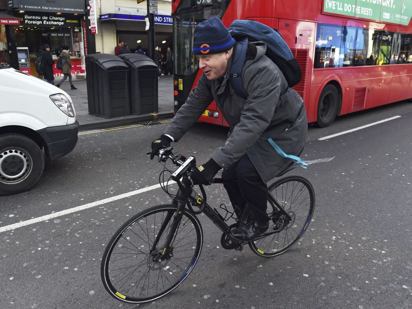 Johnson en bicicleta cuando era alcalde de Londres. (EFE)