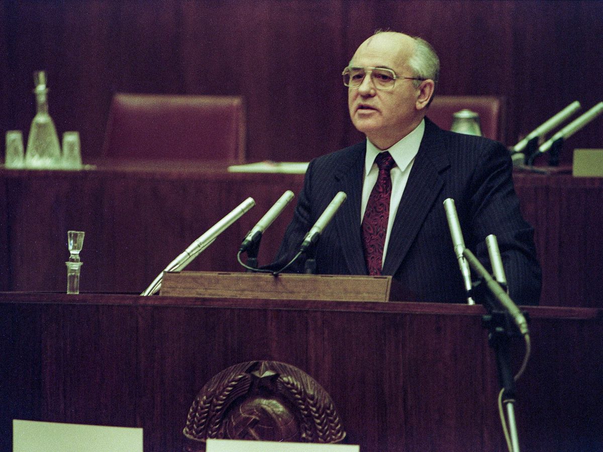 Foto: Gorbachov en la última sesión del Sóviet Supremo de la URSS. (EFE/EPA/Vassili Korneyev)