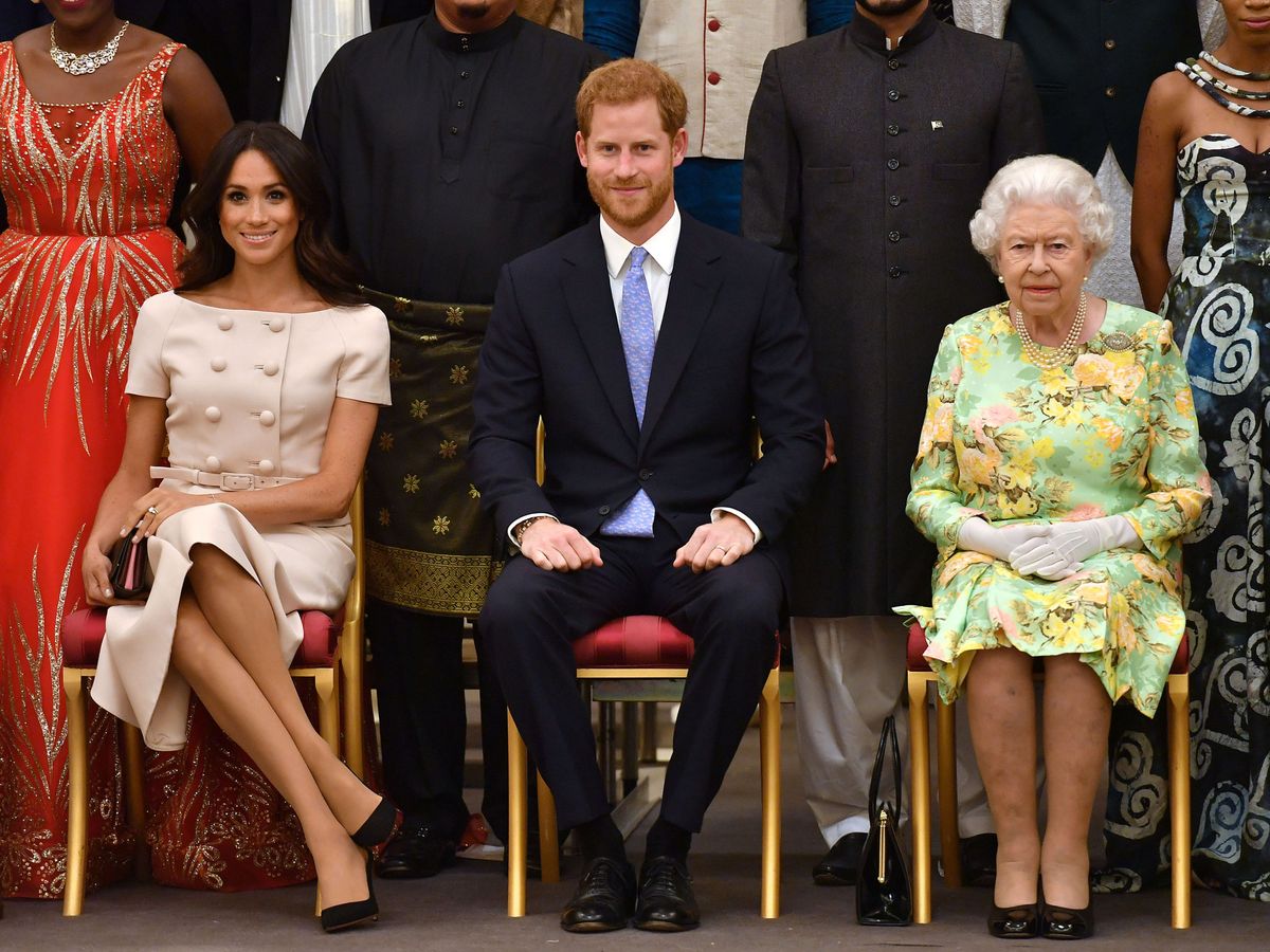 Foto: La reina Isabel junto a los duques de Sussex, en una imagen de archivo. (Reuters)