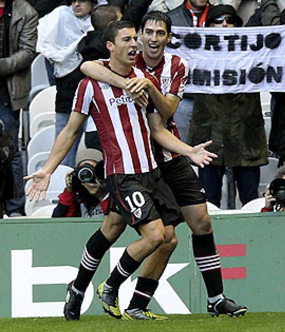 Foto: A pesar de los intentos del Sevilla, el Athletic gana y firma una tregua con San Mamés