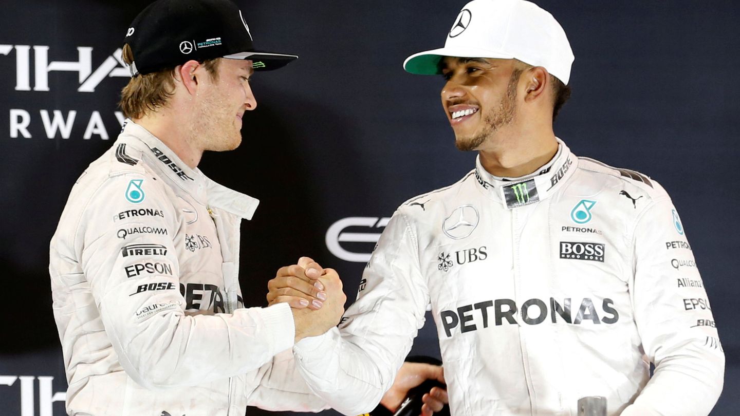 Pese a la aparente cordialidad, Hamilton nunca tuvo una relación fácil con compañeros de equipo competitivos como Rosberg