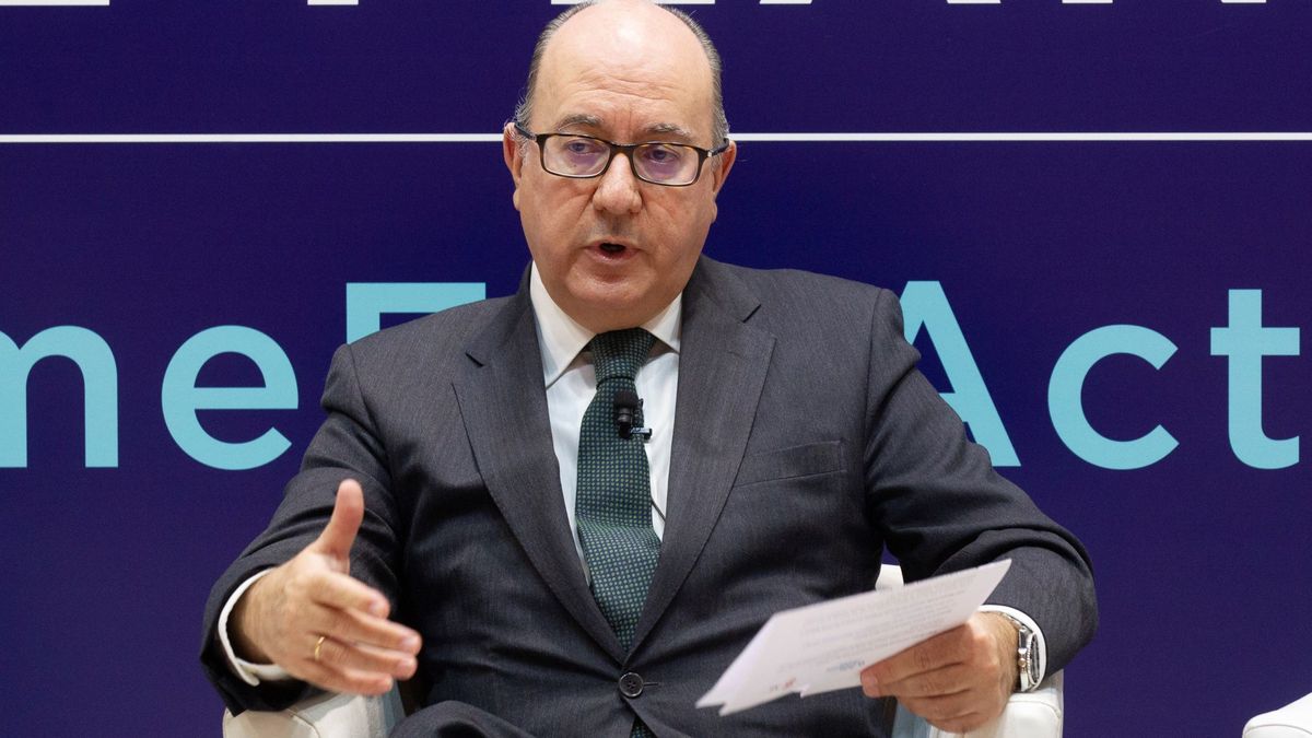 Roldán (AEB) espera más fusiones bancarias pero "sin ser empujadas por el sector público"