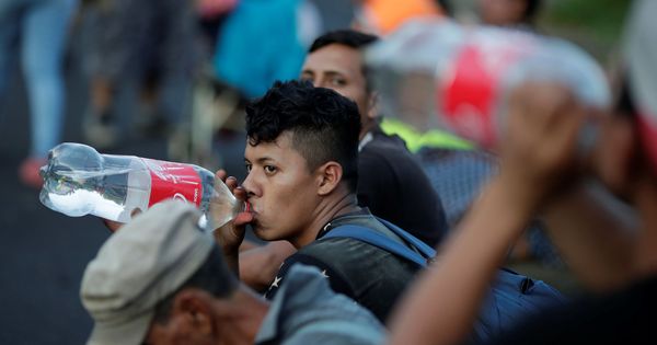 Foto: Beber agua es fundamental para manterner el cuerpo hidratado (Reuters/Ueslei Marcelino)