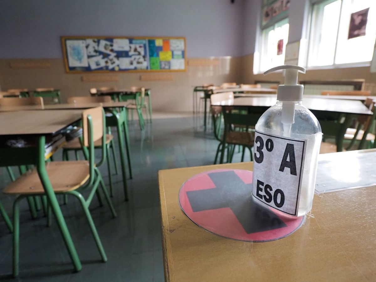 Foto: Un aula vacía con motivo del estado de alarma. (EFE)