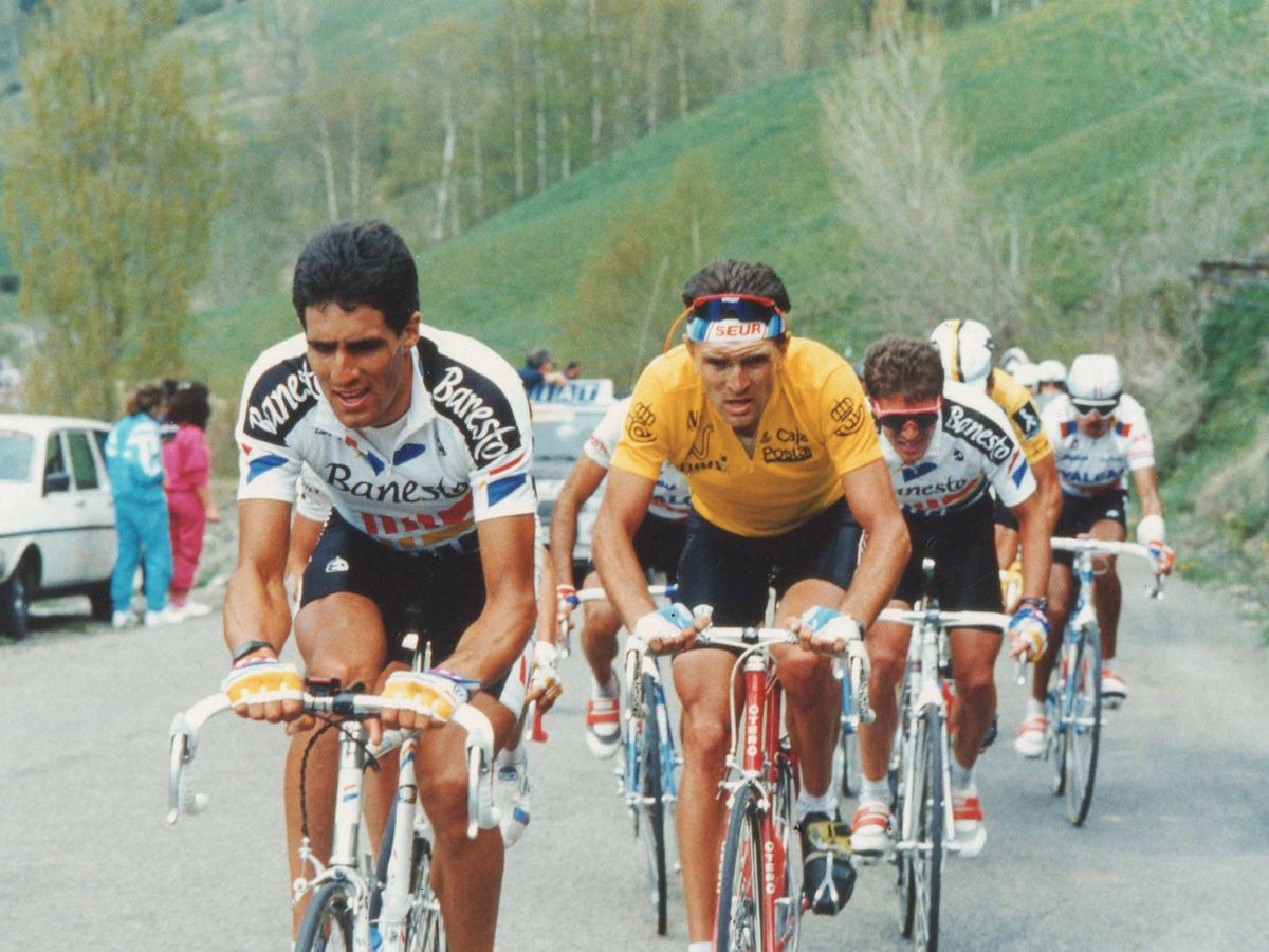 Foto: Marco Giovannetti, con el maillot amarillo de líder de la Vuelta. (Movistar Team)