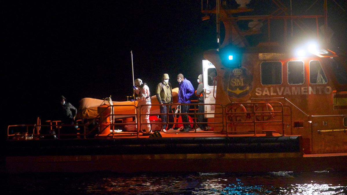 Rescatan de madrugada al sur de Gran Canaria a más de 180 migrantes de 7 pateras