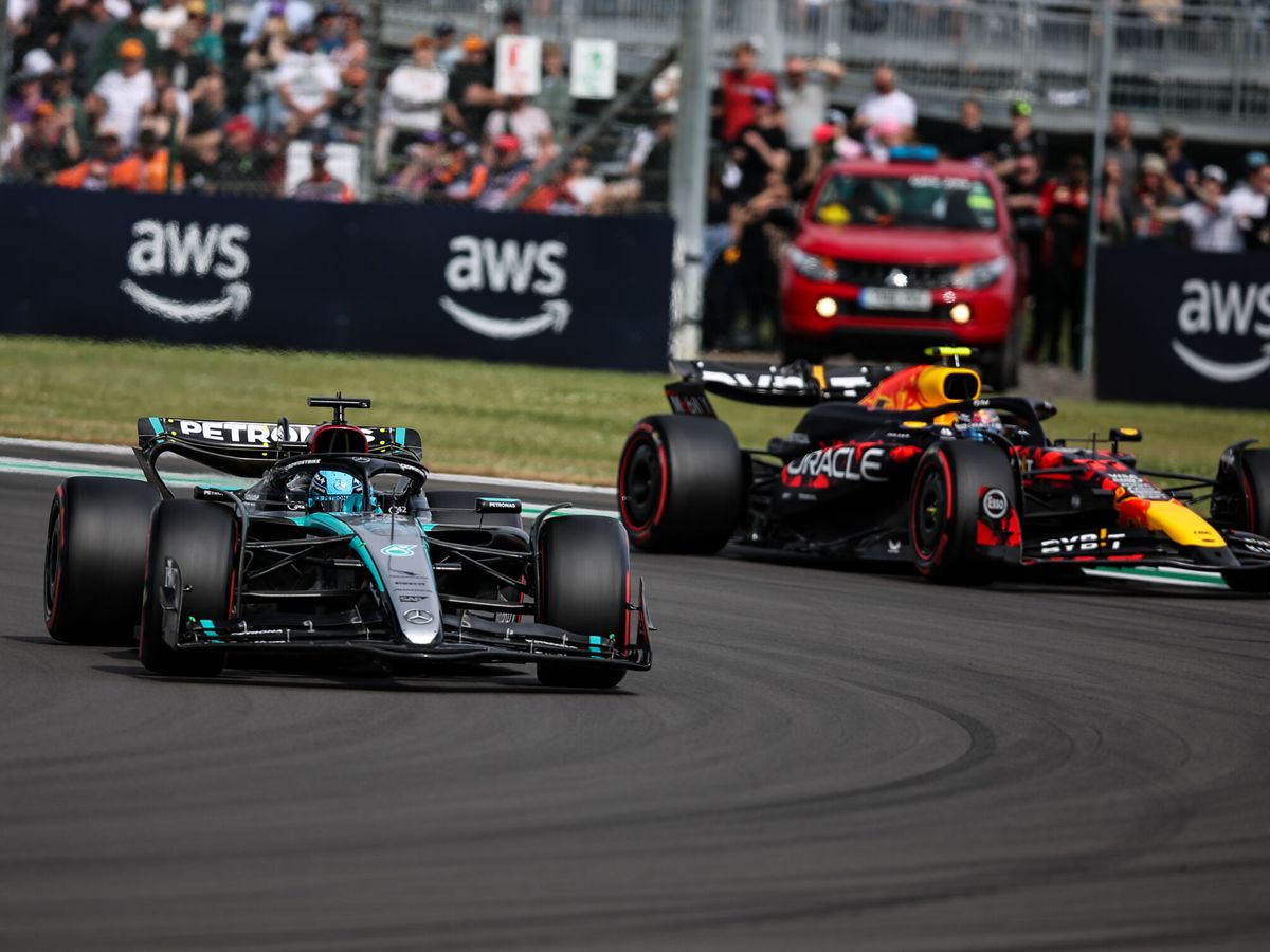 Foto: Que Mercedes siga mejorando puede ser una baza en su afán por Verstappen. (Europa Press/Xavi Bonilla)
