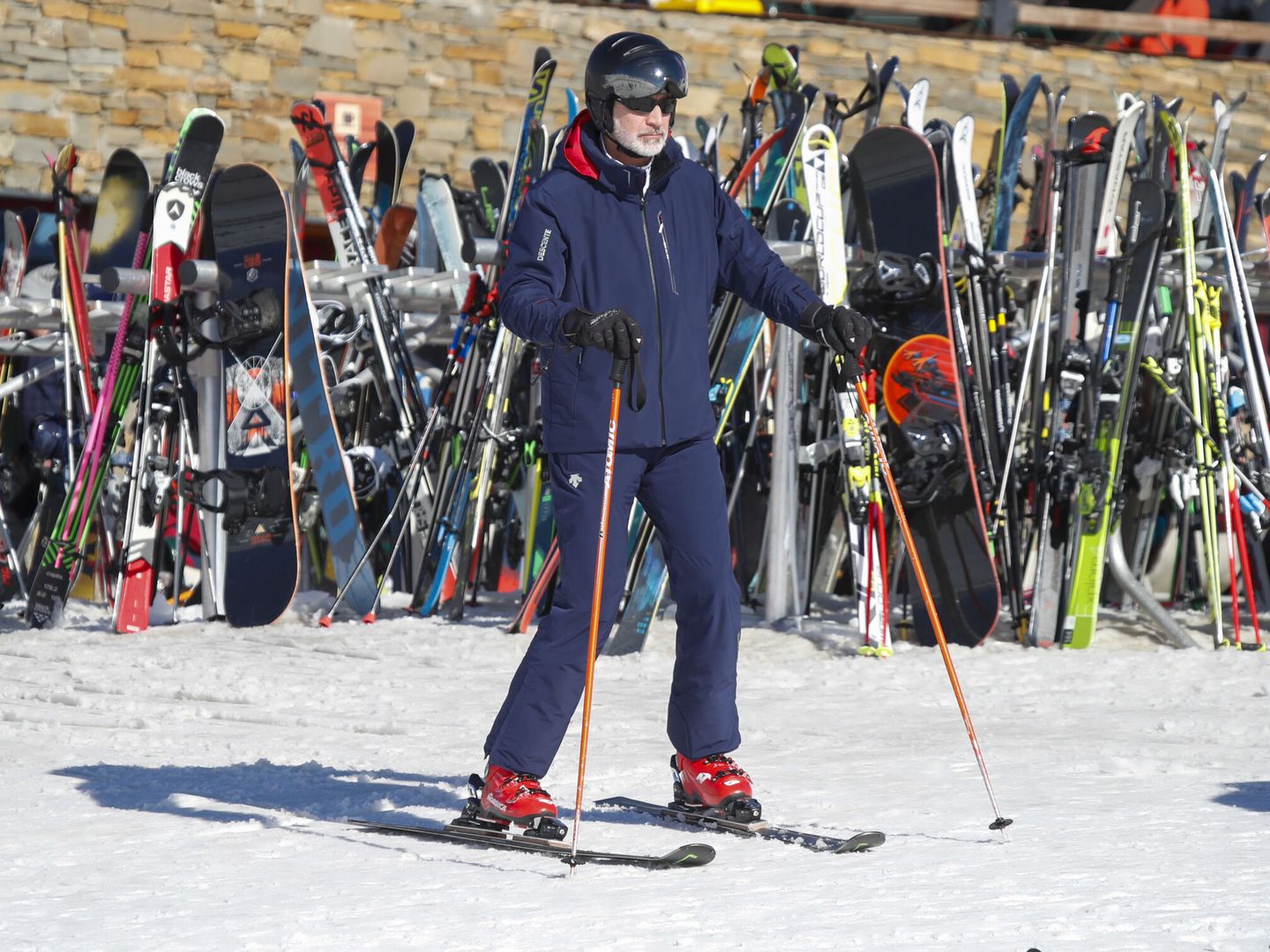 El rey Felipe VI, en la estación de esquí de Baqueira. (EFE/Javier Cebollada)