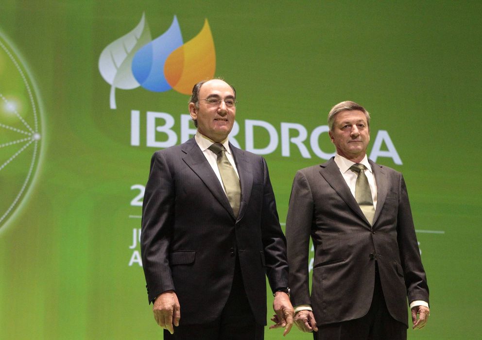 Foto: El presidente de Iberdrola, Ignacio Sánchez Galán (i) y el consejero-director general de Iberdrola, José Luis San Pedro. (EFE)