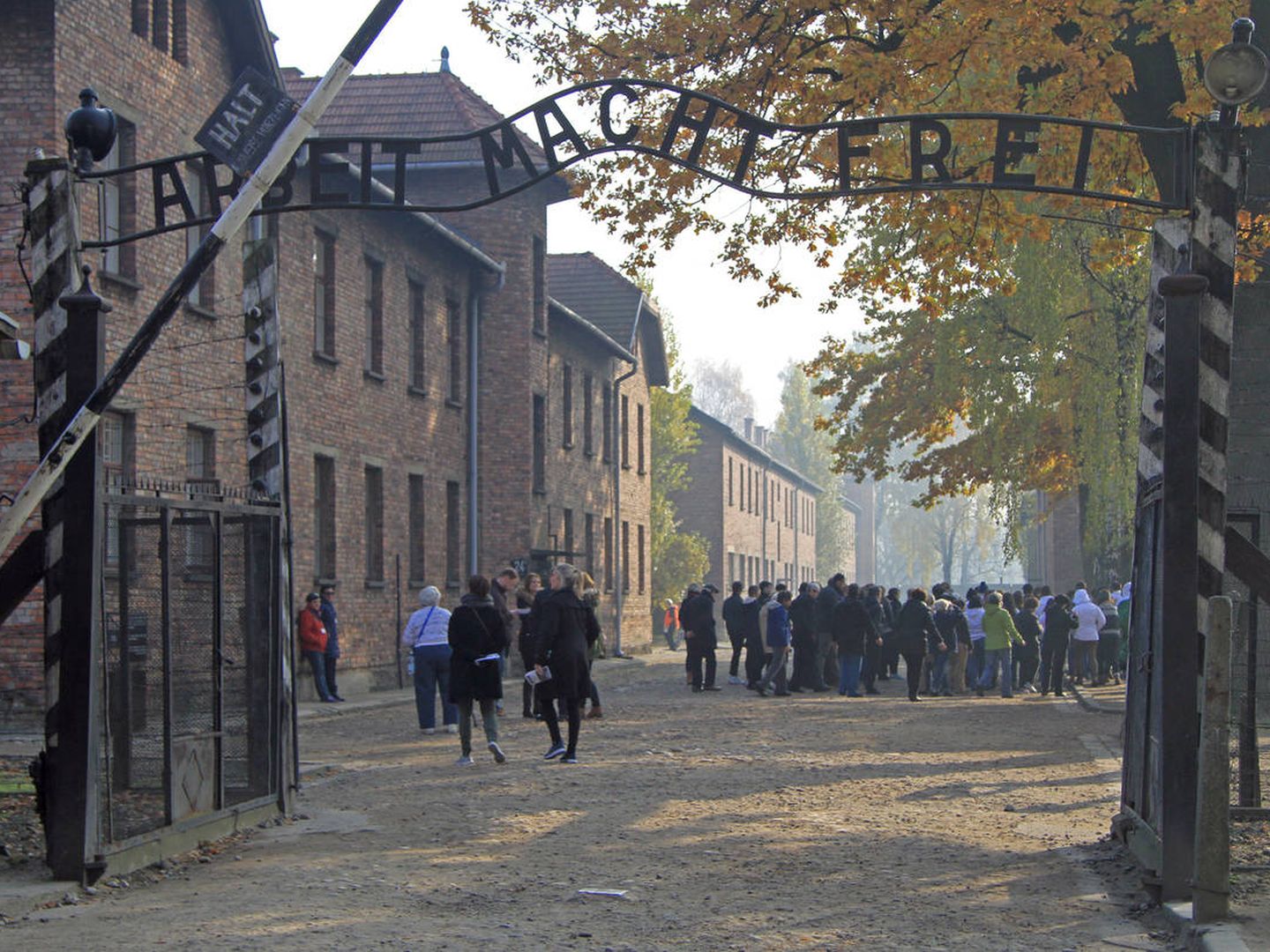 La entrada del campo de concentración de Auschwitz. (iStock)