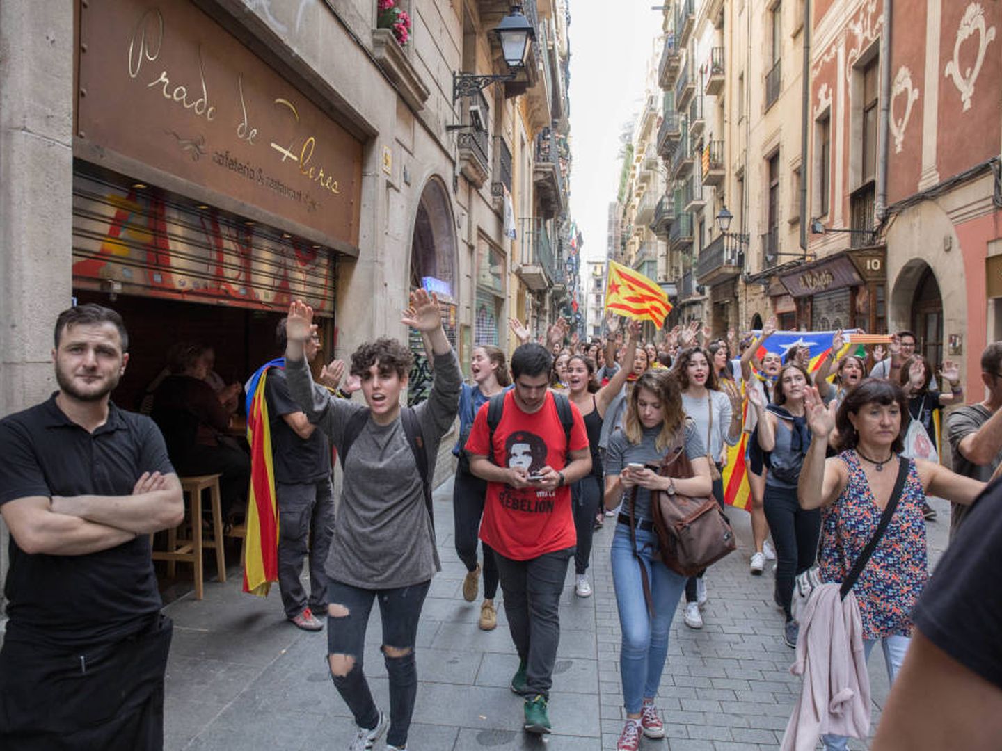 Marcha en Barcelona el 3-O momentos antes del discurso de Felipe VI. (D. Brunat)