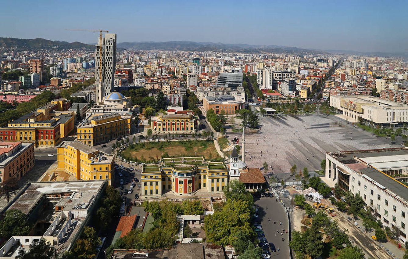 Plaza Skanderbeg en Tirana, Albania.