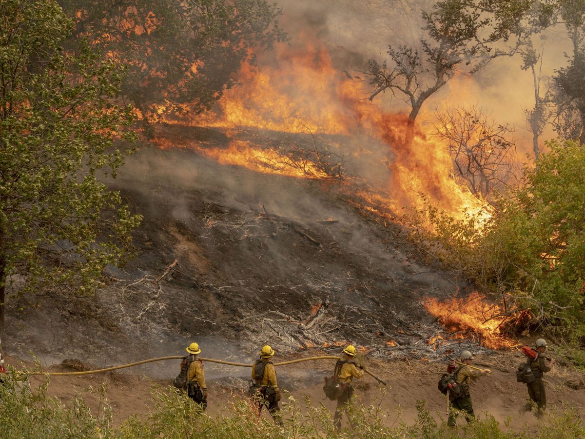 Foto: Incendio en San Bernardino. (EFE)