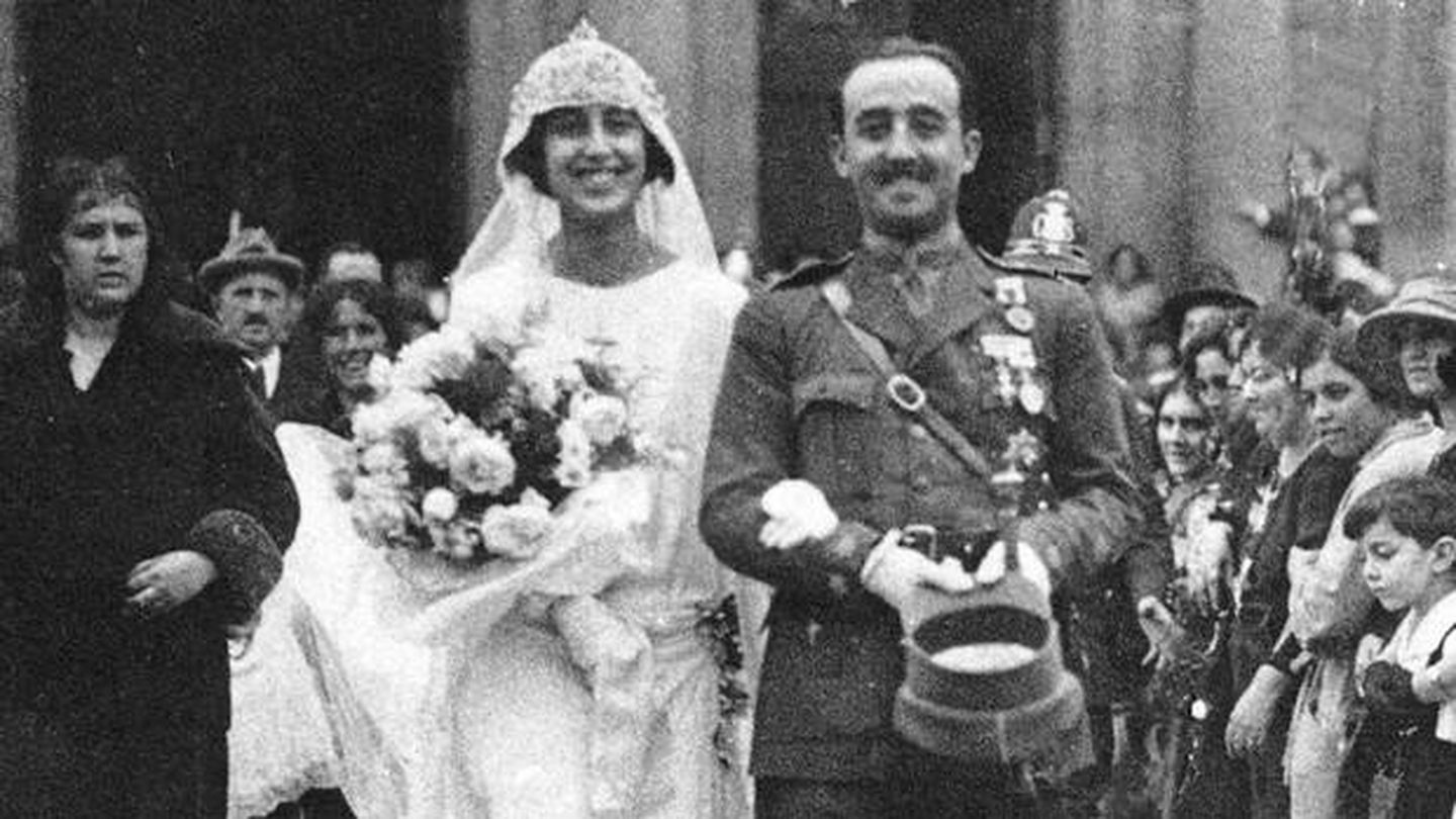 Boda de Francisco Franco y Carmen Polo.