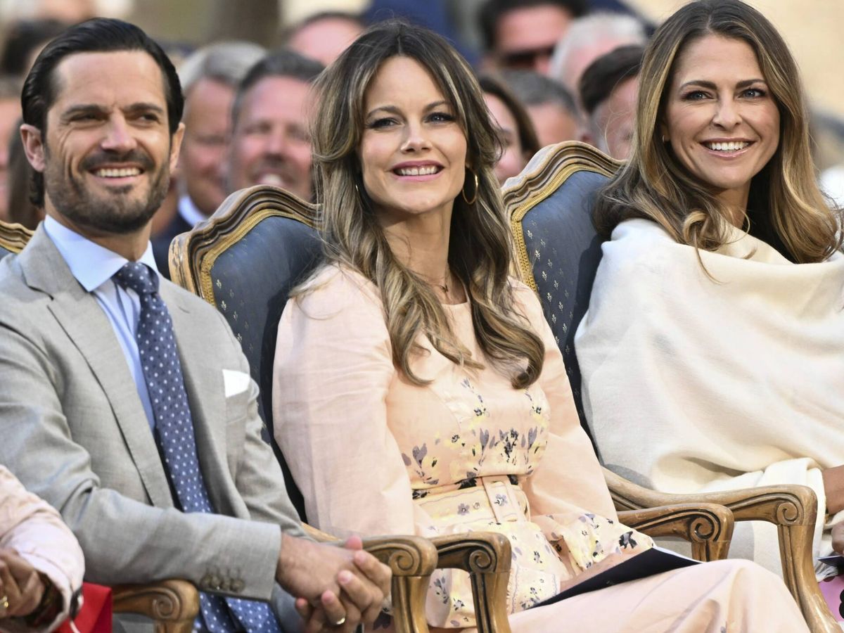 Foto: El príncipe Carlos Felipe, su esposa, Sofía, y la princesa Magdalena de Suecia. (Cordon Press)