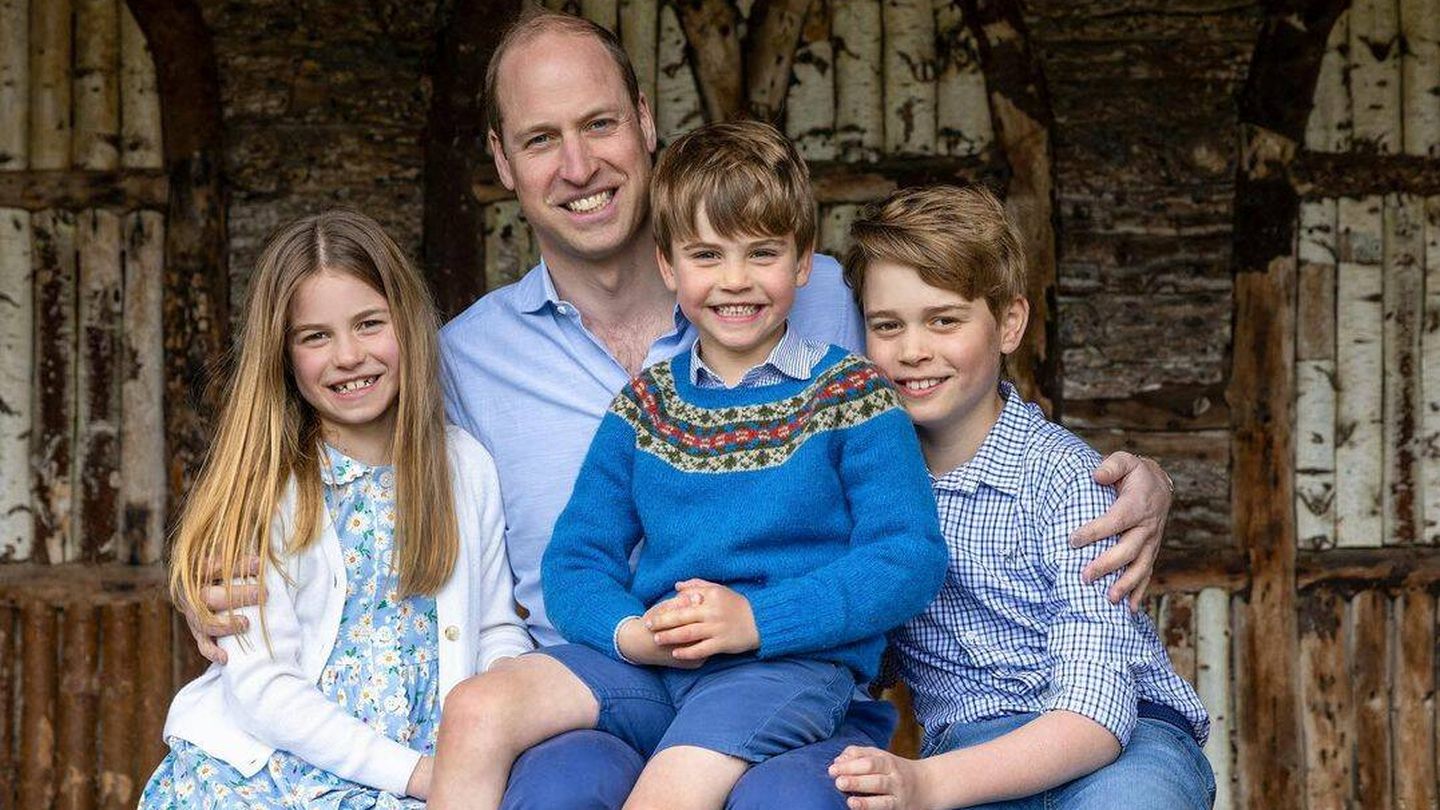 El príncipe Guillermo y sus hijos. (Millie Pilkington)