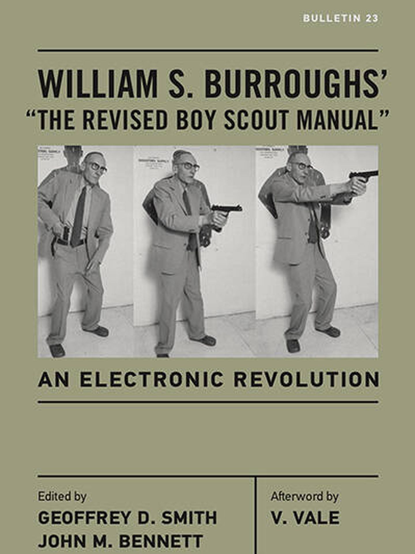 Portada de la edición anglosajona del 'Manual revisado del Boy Scout' seguido de 'La revolución electrónica' en la edición de The Ohio State University Press, 2017.