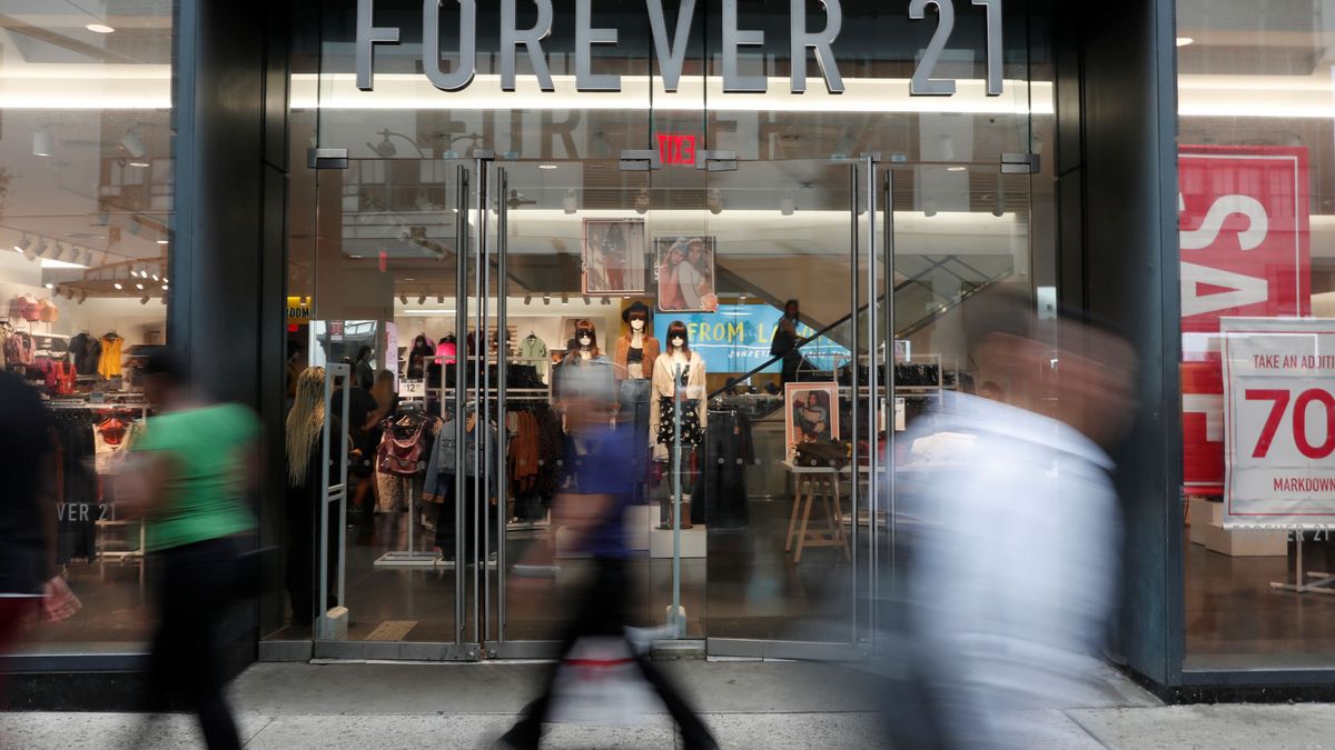 La firma Forever 21 entra en bancarrota en EEUU y cerrará 350 locales en 40 países