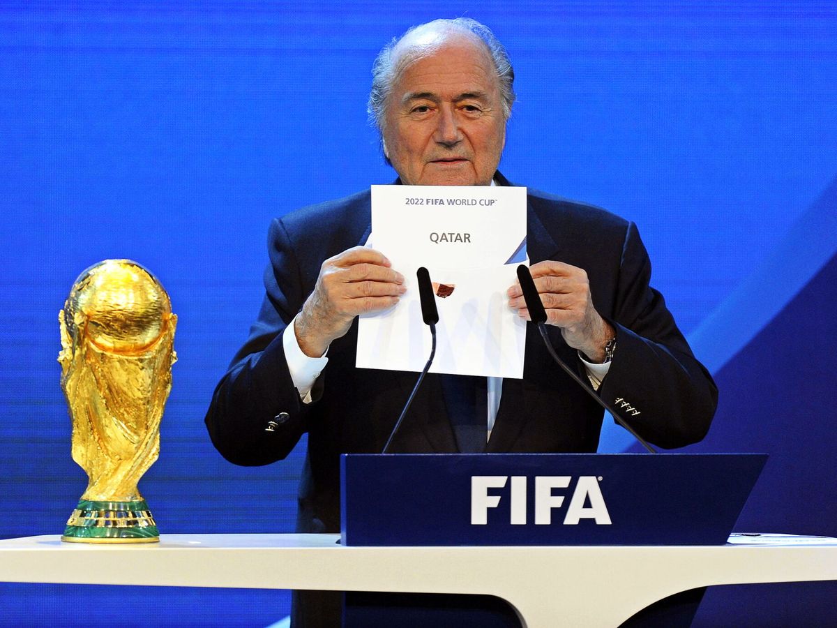 Foto: Blatter, cuando Qatar fue elegida como sede del Mundial. (EFE/Walter Bieri)