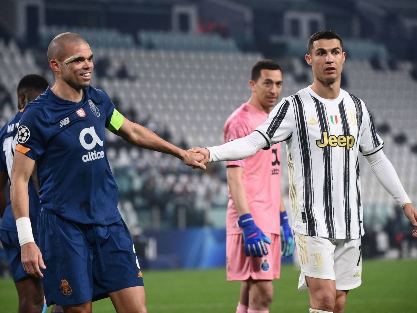 Pepe y Cristiano Ronaldo en el partido disputado en Turín.