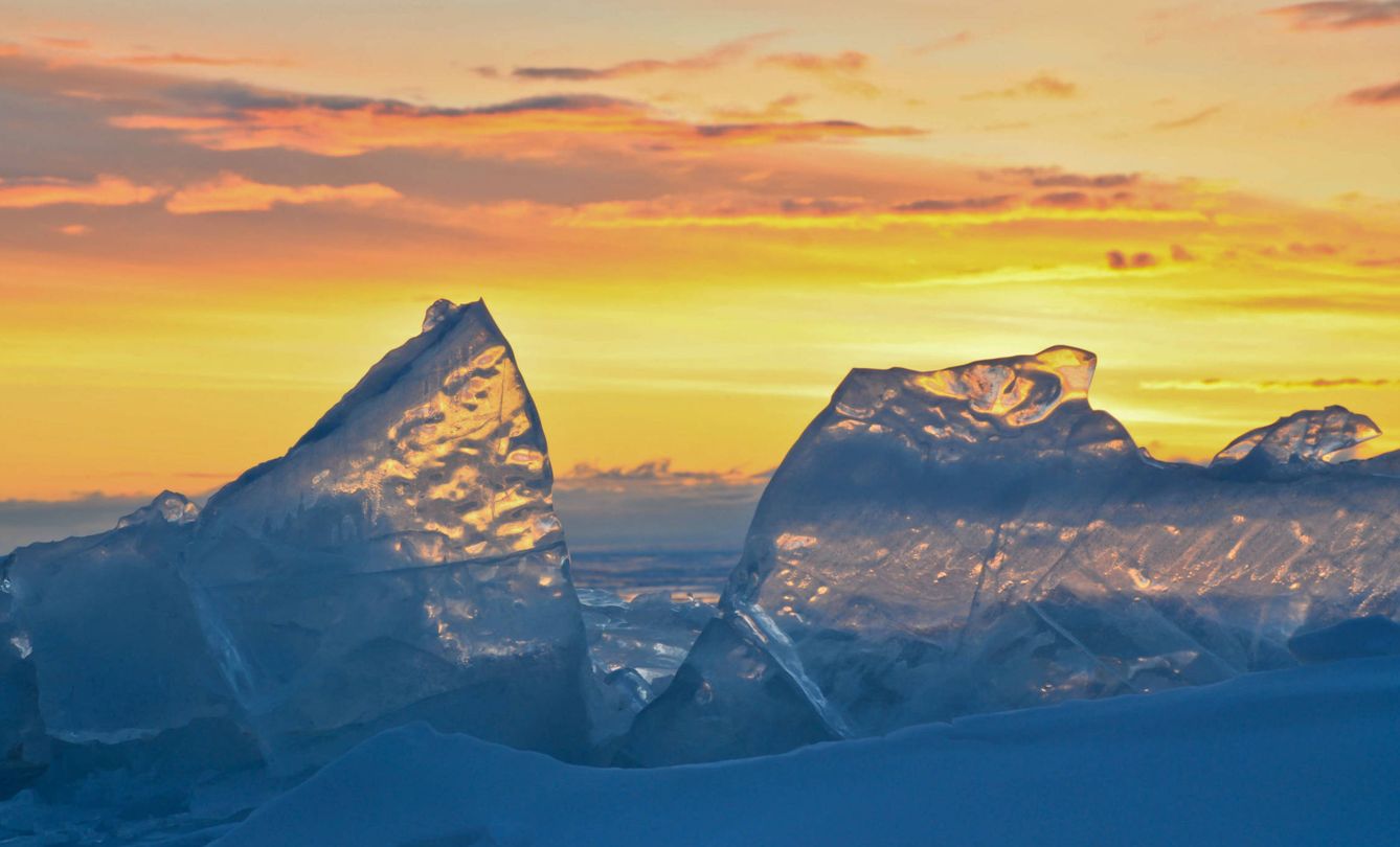 En el lago Baikal, el hielo adquiere las tonalidades del cielo (Foto: Roberto Carlos López Seixas)