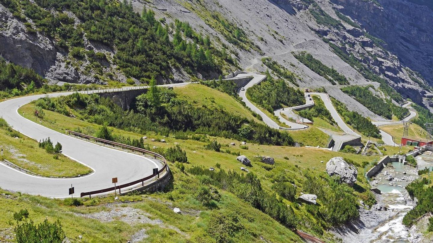 Las carreteras de montaña más bellas de Europa (y cómo disfrutarlas con seguridad)