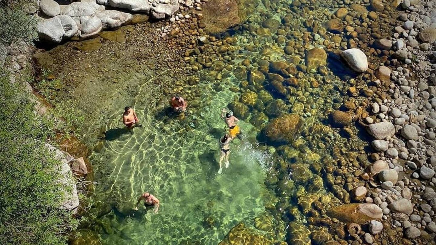 Las mejores piscinas naturales de toda España, aquí el área de baño de Garganta de Alardos. (Instagram/@extremadura_tur)