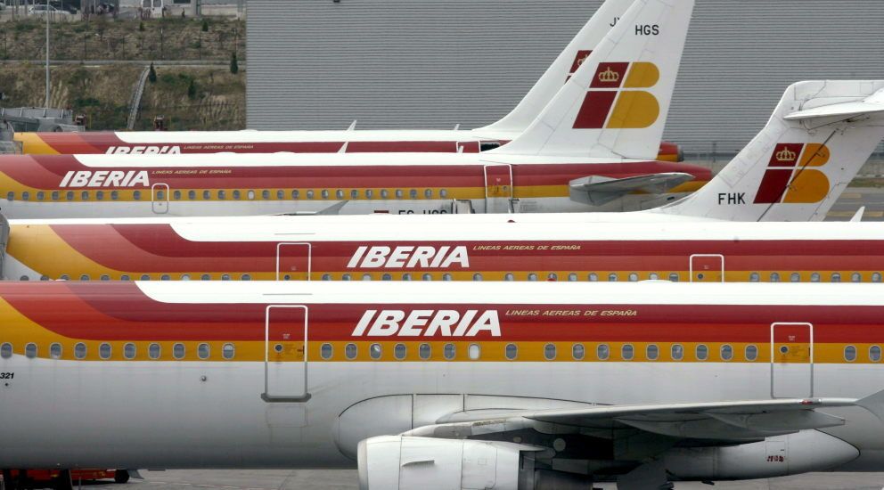 Fotografía de archivo tomada el 02/04/2007, de varios aviones de la compañía iberia (efe)