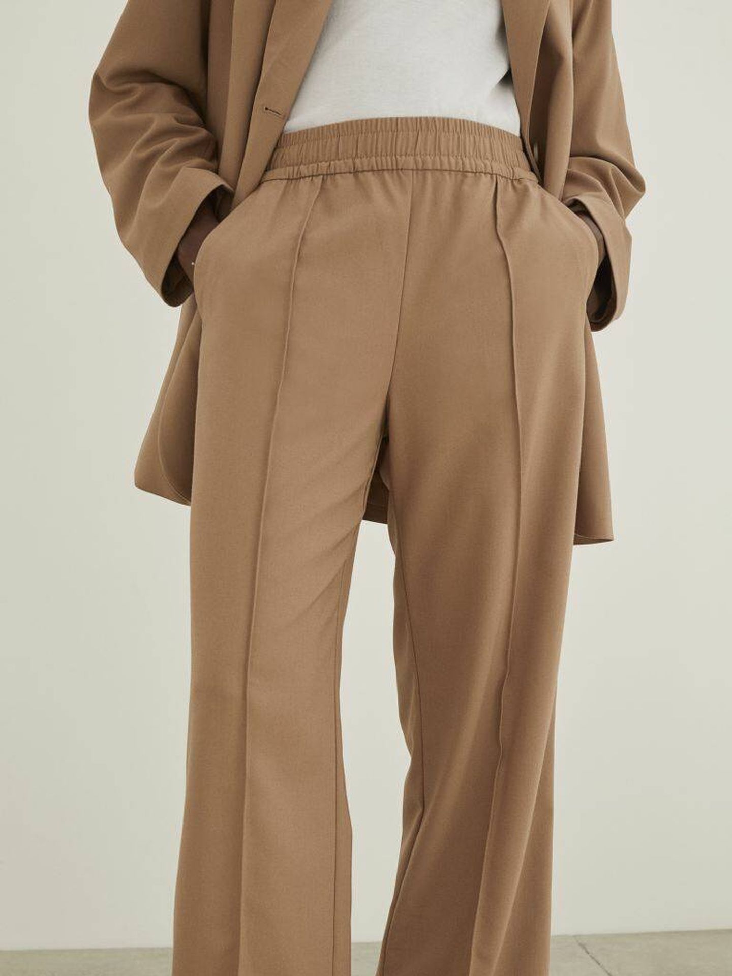 Elegante, cómodo y trendy: H&M reinventa el pantalón sastre clásico