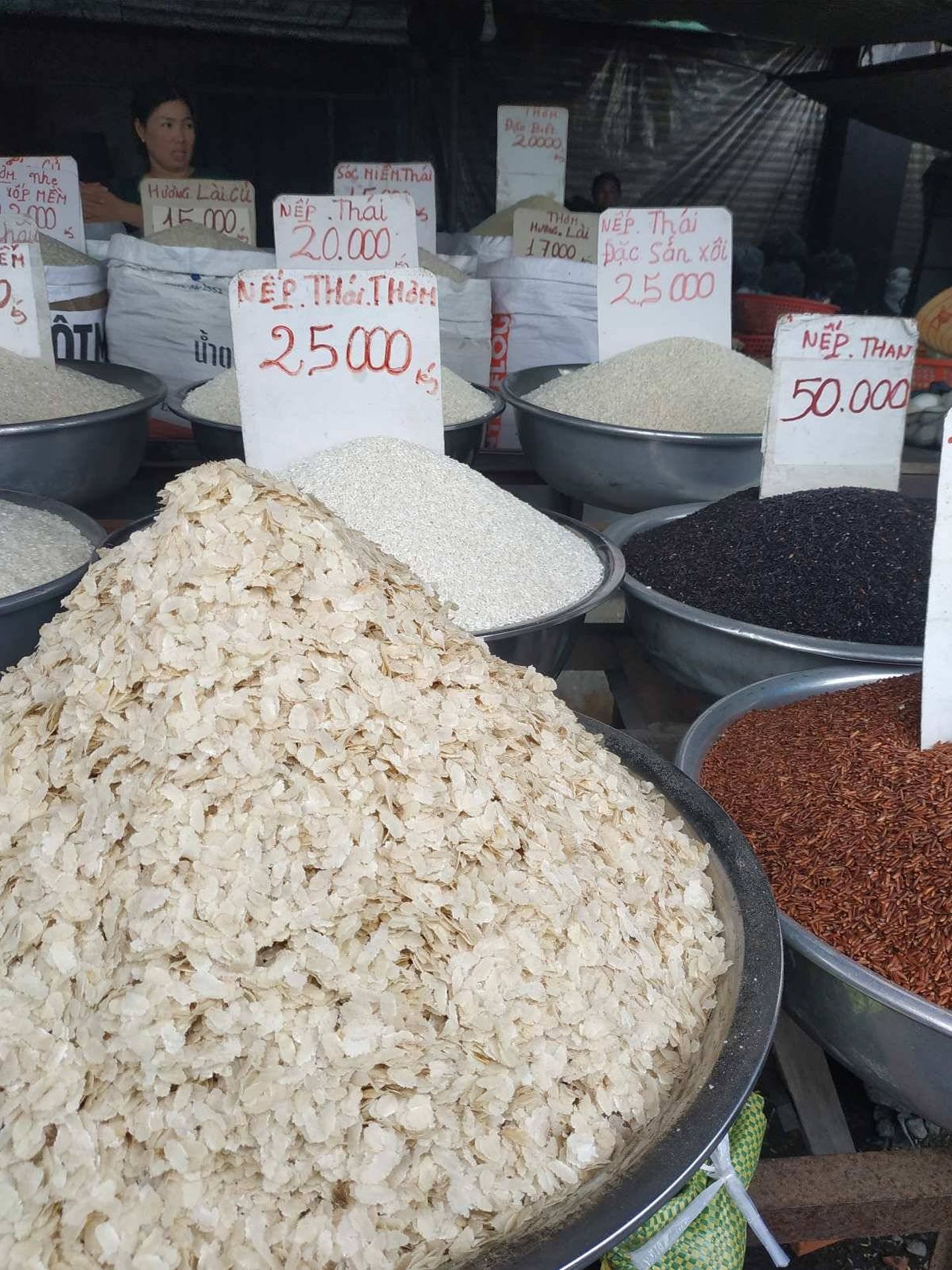 Puesto de arroz en el Mercado de Sa Dec.  (M.V.)
