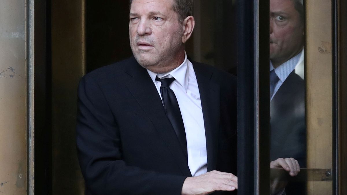 Una nueva acusación de violación contra Weinstein provoca el retraso del juicio