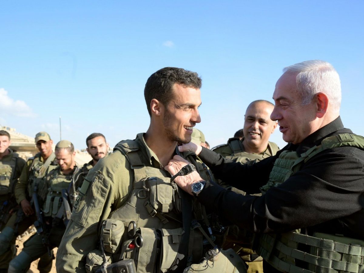 Foto: Netanyahu en su visita a las tropas israelíes en la frontera del Líbano. (Europa Press/Avi Ohayon)