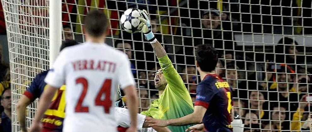 Foto: Valdés saca otra vez la mano y recuerda al Barça que su adiós será un problema