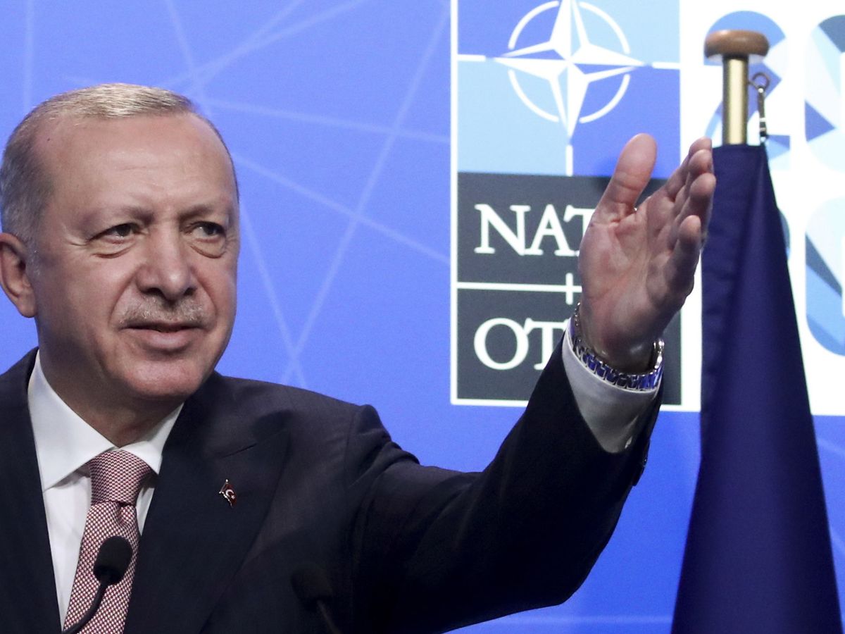 Foto: Erdogan durante una cumbre de la OTAN. (EFE/Yves Herman)