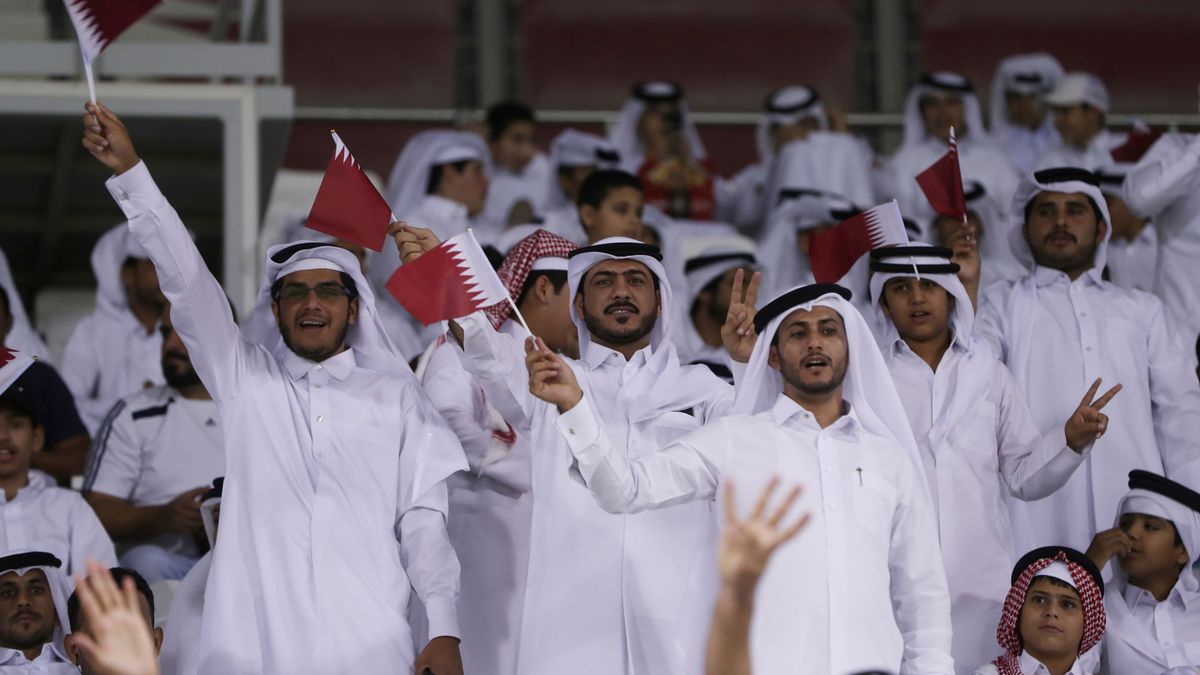 Qatar apadrina una nueva liga de fútbol en España para… diplomáticos