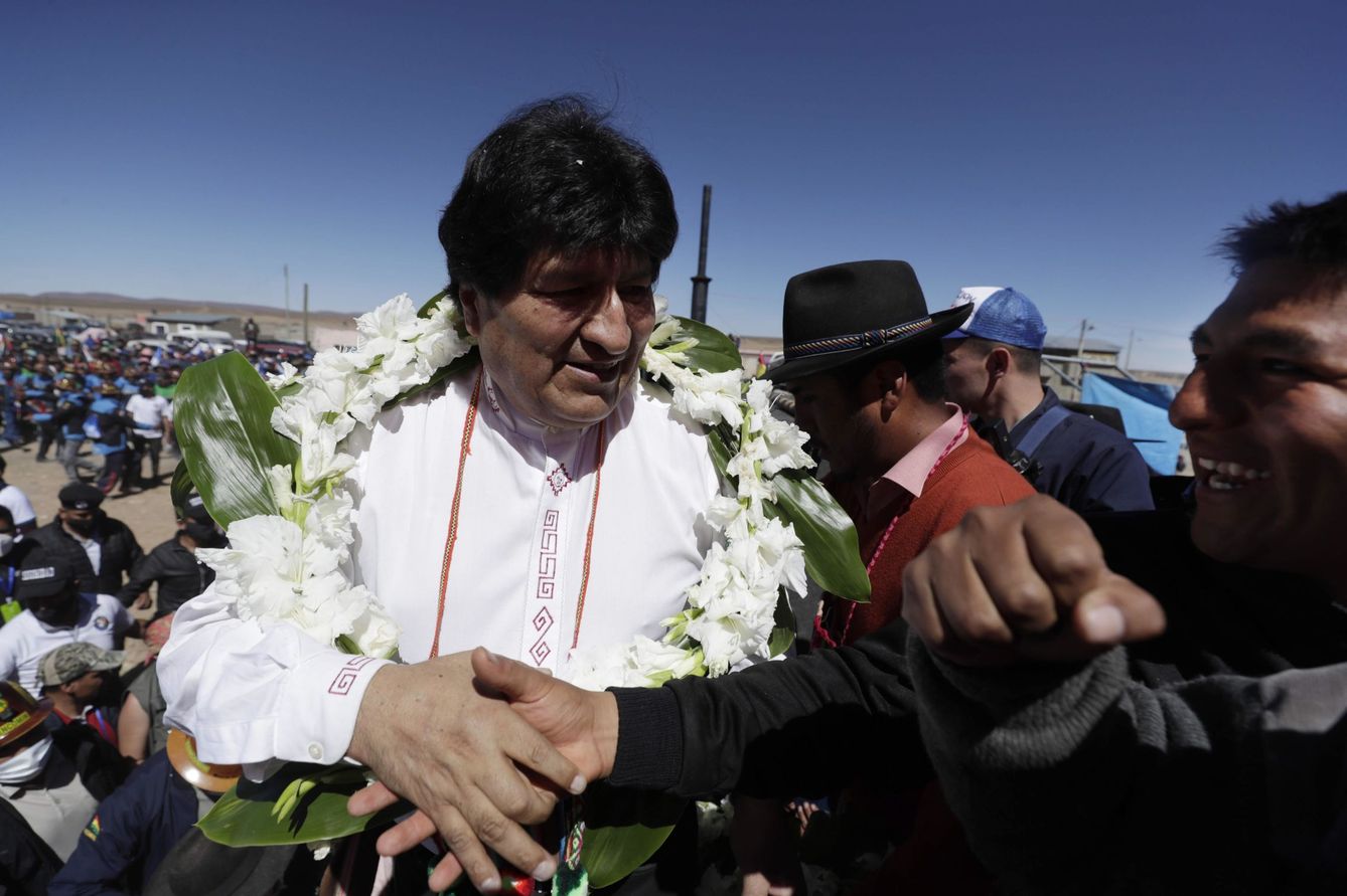 Evo Morales, aclamado a su vuelta a Bolivia. (Reuters)