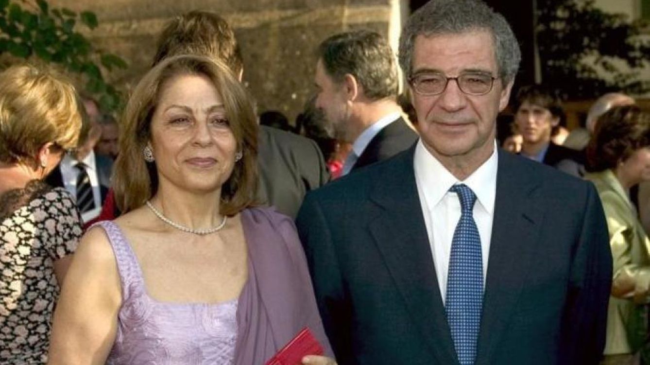 Ana Cristina Placer y César Alierta, en una boda. (EFE)
