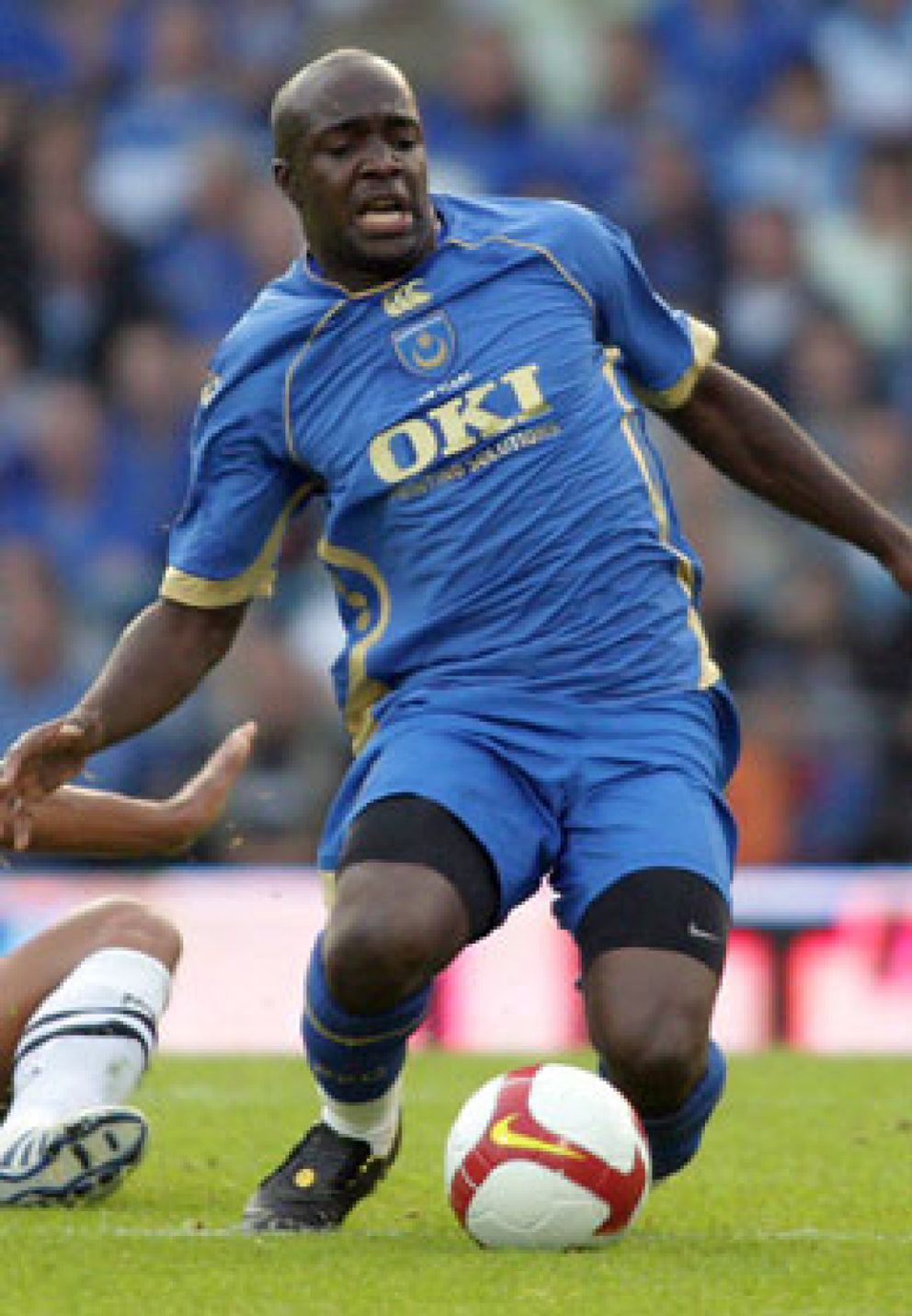 Foto: El Portsmouth acepta la oferta por Diarra y sólo falta el sí del jugador