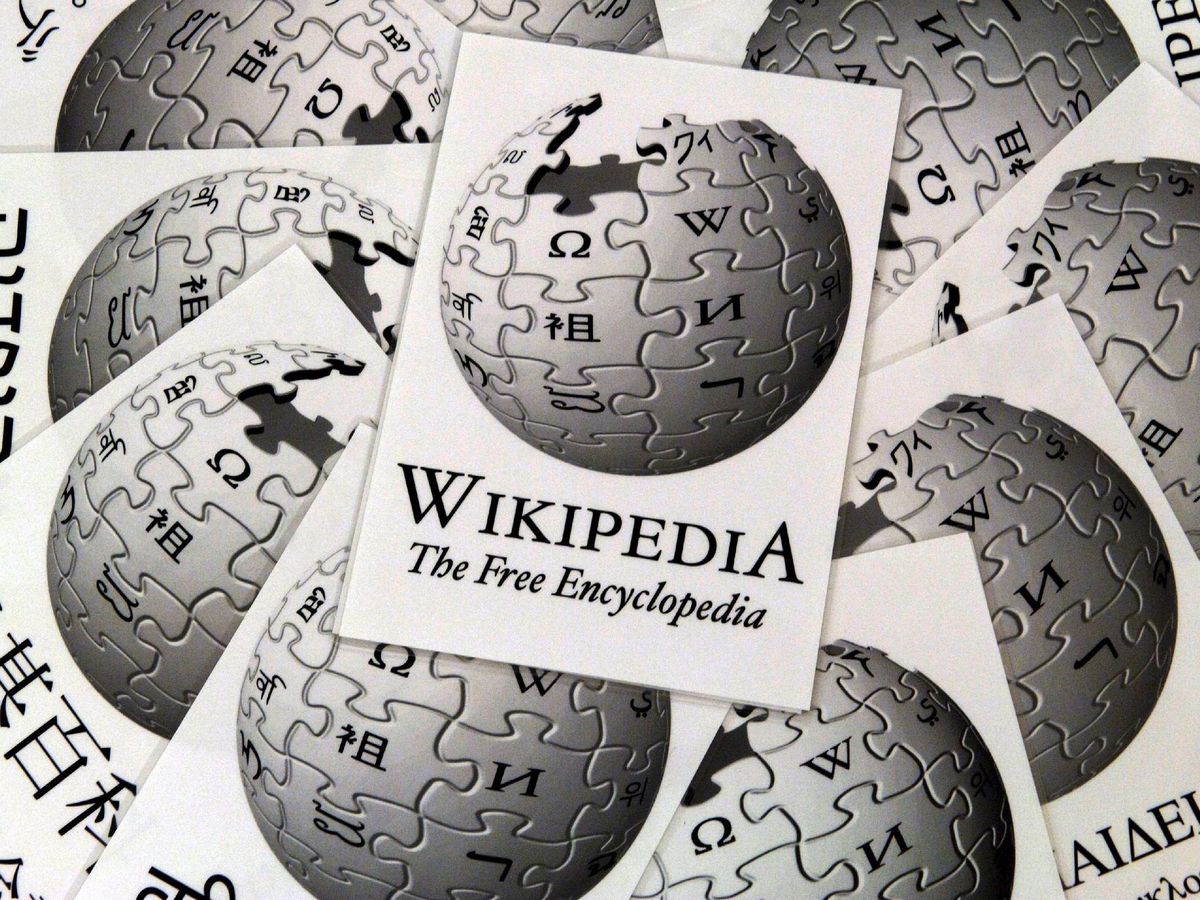 Foto: Wikipedia hace público el listado de páginas más visitadas en 2023 (EFE/Boris Roessler)