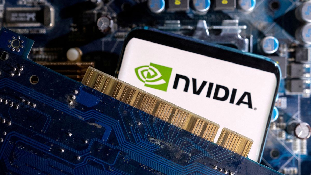 Nuevos hitos para los fabricantes de chips y la IA: Nvidia bate a Apple y supera los tres billones
