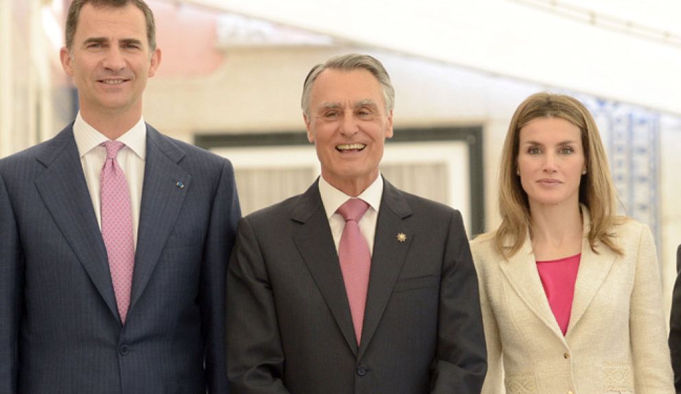 Foto: Cavaco Silva agasaja a los Príncipes de Asturias con un oporto de 570 euros